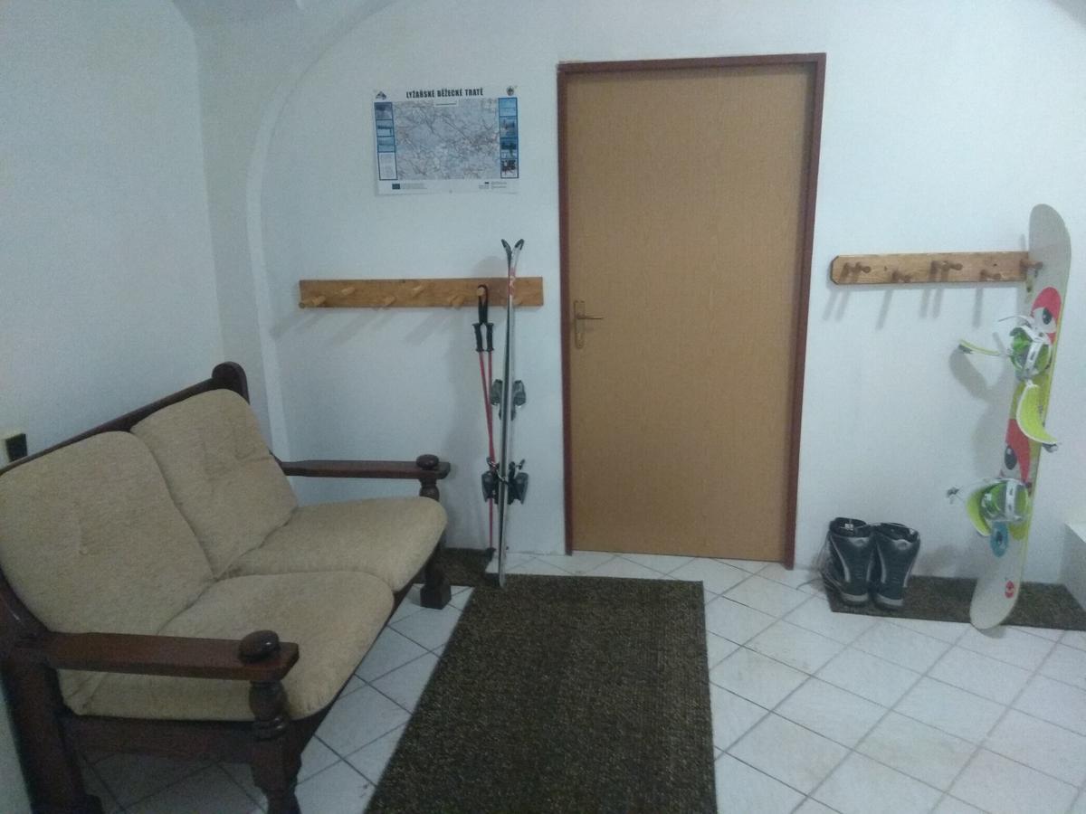Penzion u Čermáka Ostrov  Esterno foto